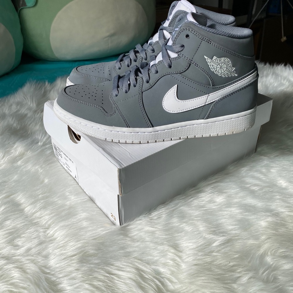 WMNS grey Air Jordan Retro High 9.5